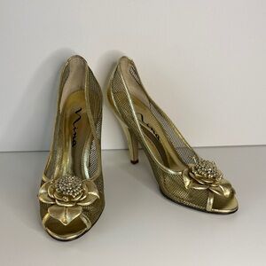 Nina Metallic Gold Heels with Elegant Floral Detail